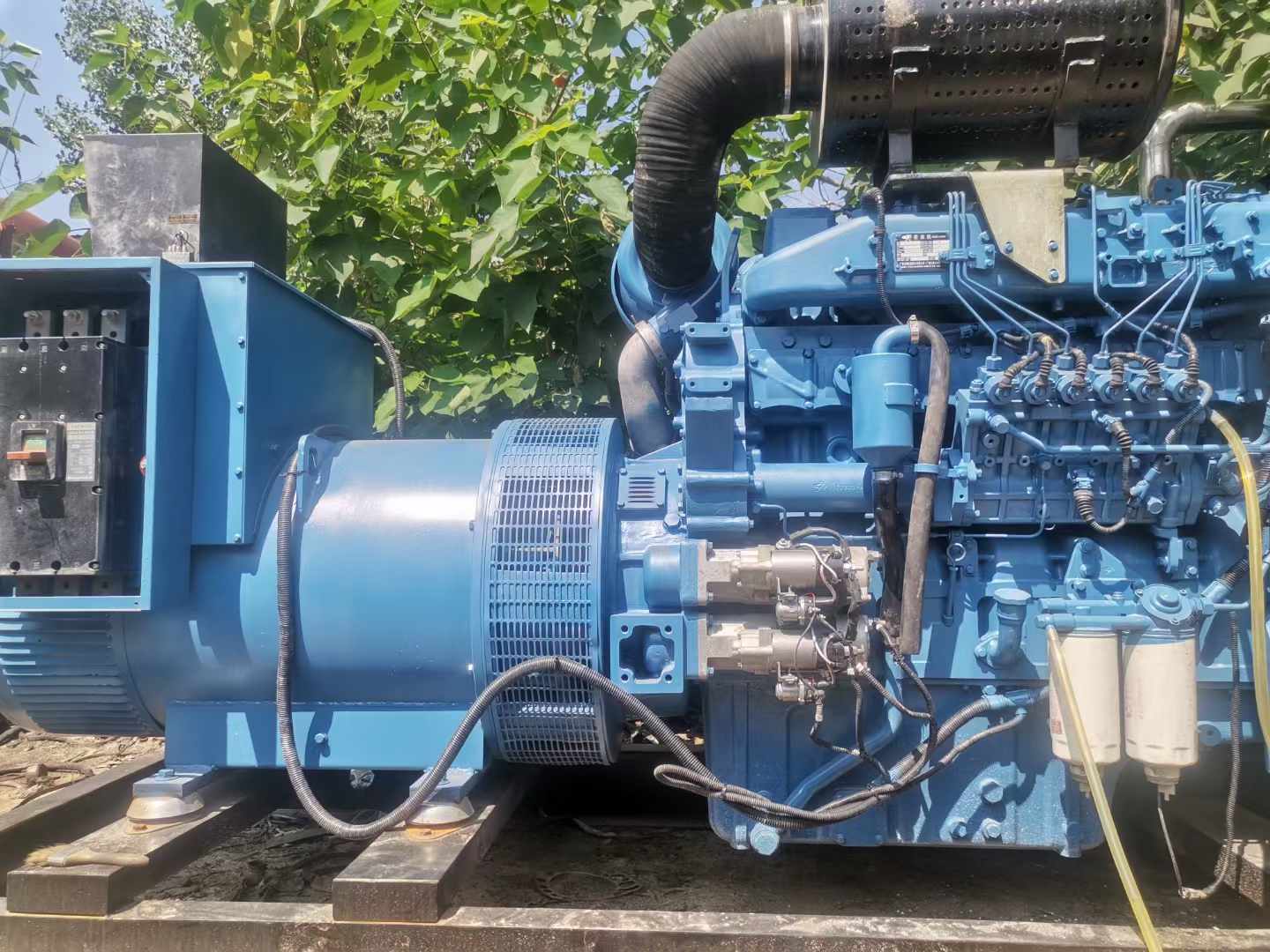 红桥详细说明降低 800kW 柴油发电机输出电流波动的方法