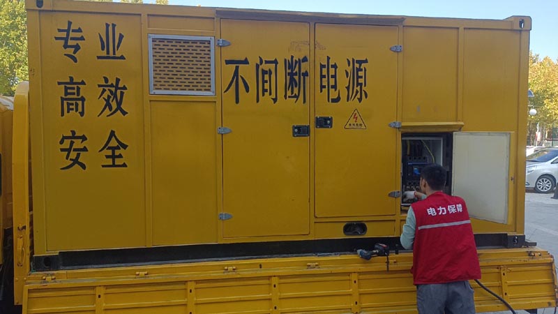红桥柴油发电机组和UPS电源配合使用时，如何避免切换过程中的电力中断？