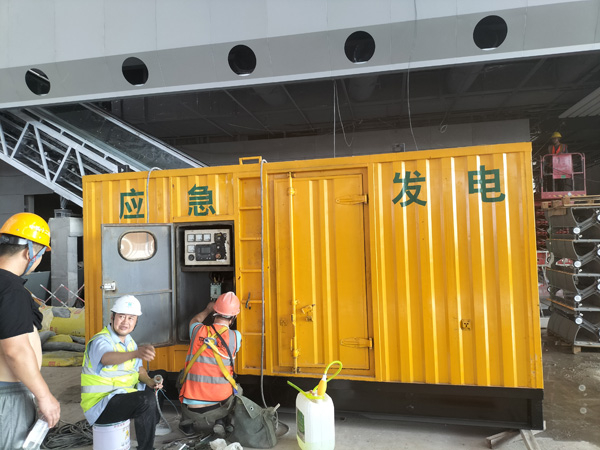 红桥怎样判断空气滤清器是否需要更换？