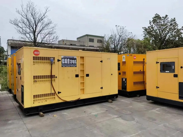 红桥如何检查柴油发电机的空气滤清器是否需要更换？